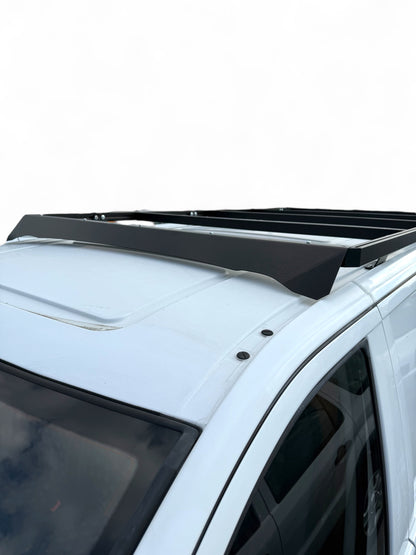 MyDachtraeger Dachträger mit Spoiler in schwarz auf weißen Mercedes Vito